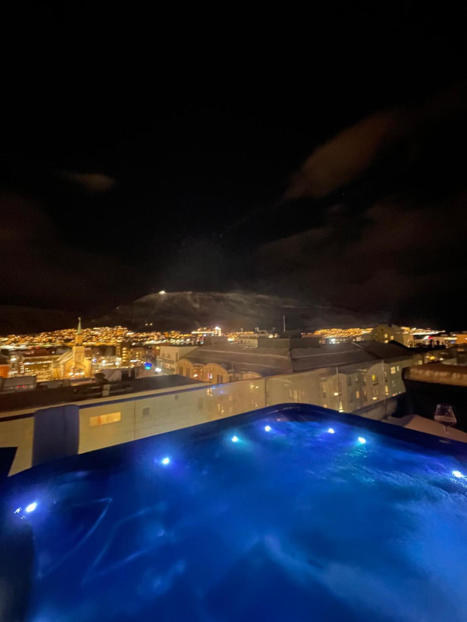Penthouse In Downtown Tromso New Apartamento Exterior foto